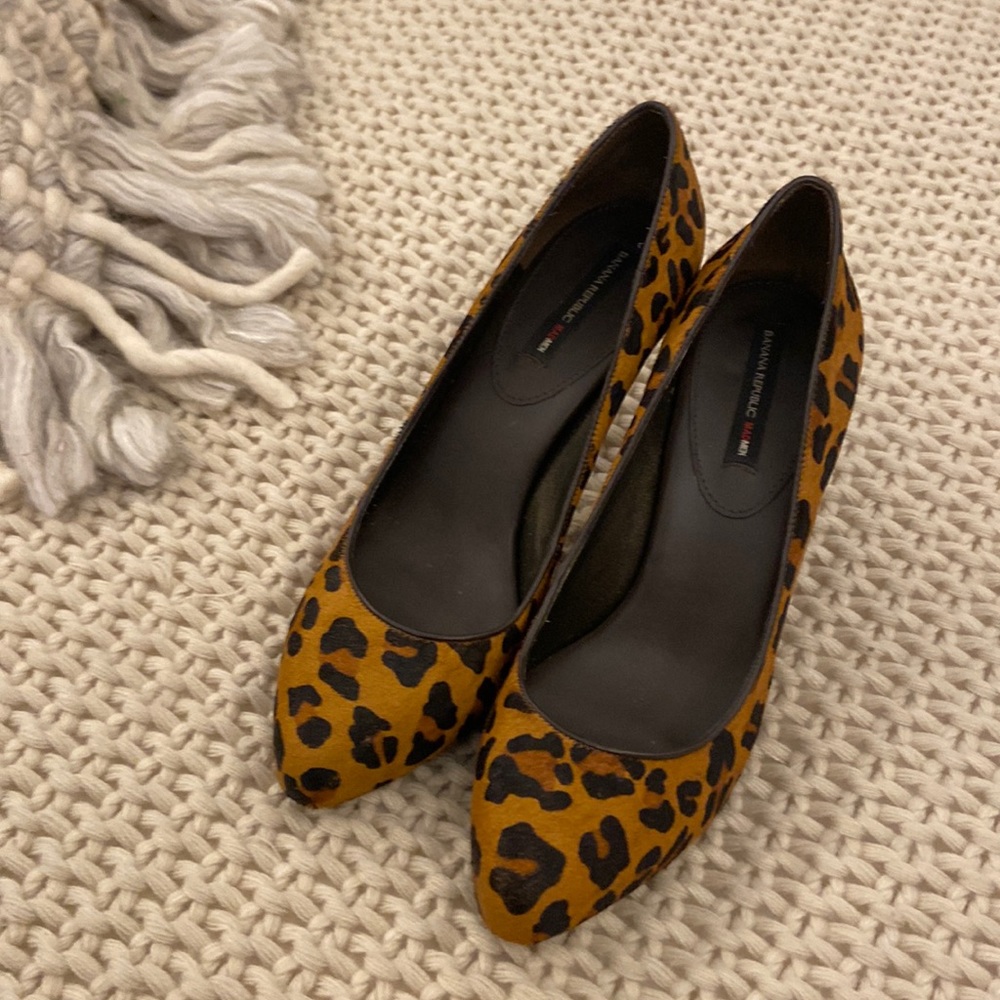 Leopard print banana republic heels size 10 from the Mad Men collection!